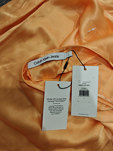 Платье Calvin Klein (3 фото из 3)