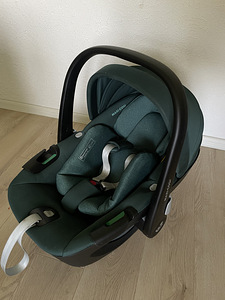 Maxi Cosi Pebble 360 автолюлька (4 фото из 6)