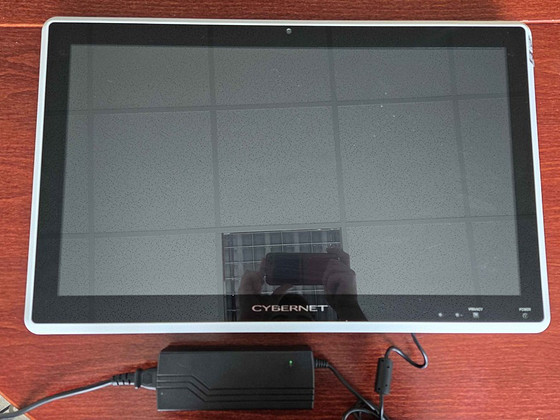 Cybernet Industrial All-in-One ПК / i7-6600U / 32GB DDR4