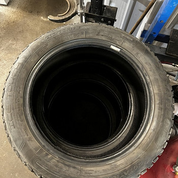 Rehvid R17 215/55