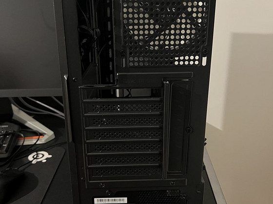 AeroCool mängukorpus + MSI 650W toiteplokk (garantii)