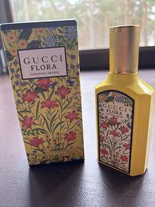 Gucci Flora edp50ml (1 фото из 2)