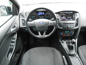 Ford Focus Titanium (5 foto / 15)