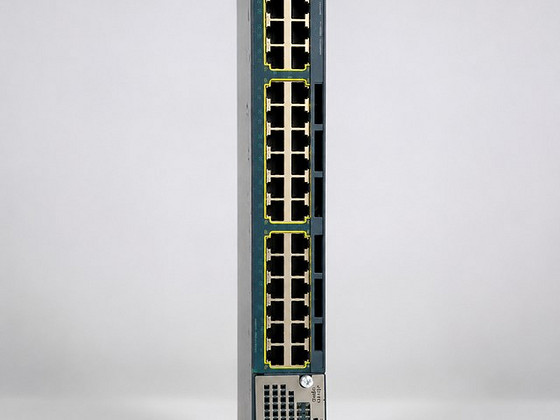 Cisco Catalyst 48-портовый управляемый коммутатор / свитч