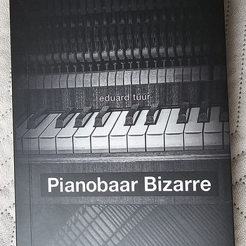 Книга "Pianobaar Bizarre"