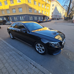 Mersedes-e220-2017 (7 foto / 7)