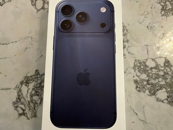 Apple iPhone 17 Pro 256GB Deep Blue