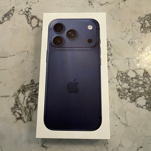 Apple iPhone 17 Pro 256GB Deep Blue (1 foto / 1)