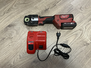 Milwaukee presstangid M18 HCCT (1 foto / 3)