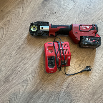 Пресс-клещи Milwaukee M18 HCCT