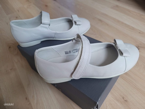 Ecco nahast valged kingad s 32