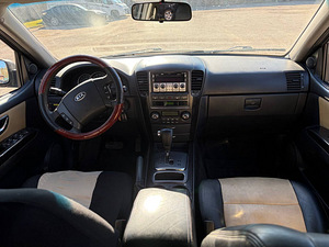 KIA SORENTO (2 фото из 7)