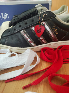 Korn x Adidas, суперзвезда (2 фото из 10)
