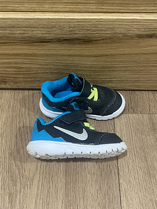 Кроссовки Nike размер 21 (1 фото из 4)