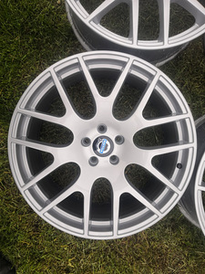 RH 20”xJ9 5x108 ET45 (2 foto / 5)