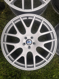 RH 20”xJ9 5x108 ET45 (4 foto / 5)
