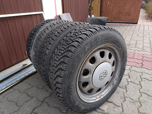 Диски VW с шинами (3 фото из 3)