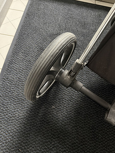 Прогулочная коляска cybex priam 4 (2 фото из 4)