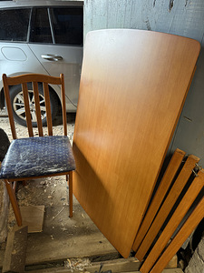 Söögilaud toolidega (1 foto / 2)