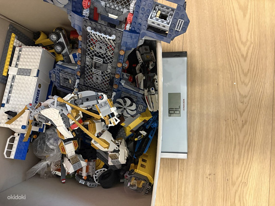 Lego (7.8 kg). (2 minifiguuri Marveli komplektist 76153)