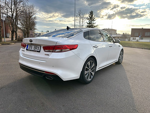 Kia Optima (4 фото из 6)