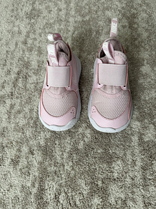 Кроссовки Nike для девочки (1 фото из 4)