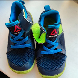 Laste tossud Reebok (suurus 26) (1 foto / 8)