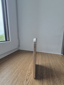 iPhone 12 64 ГБ (6 фото из 8)