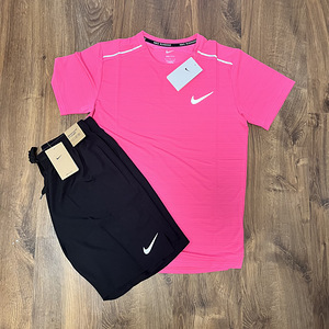 Nike Miller Set Active wear size L but fits like M (1 foto / 2)