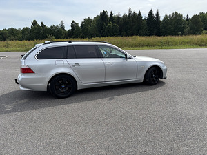 BMW e61 (8 фото из 15)