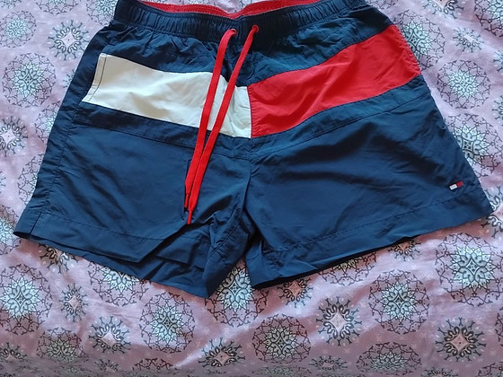 Meeste lühikesed püksid Tommy Hilfiger s M