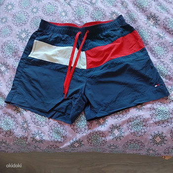 Meeste lühikesed püksid Tommy Hilfiger s M