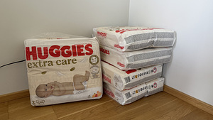 Mega Pack HUGGIES Extra Care 2 (3-6 kg) - 5 x 82 + 26 = 436 (1 foto / 3)