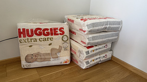 Mega Pack HUGGIES Extra Care 2 (3-6 kg) - 5 x 82 + 26 = 436 (2 foto / 3)