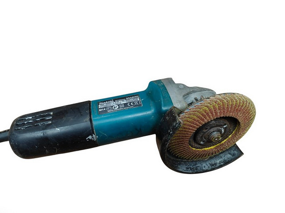 Relakas Makita 9558HN