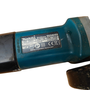 Болгарка Makita 9558HN (3 фото из 5)