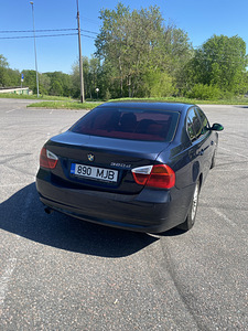 Продается BMW 320D (4 фото из 14)