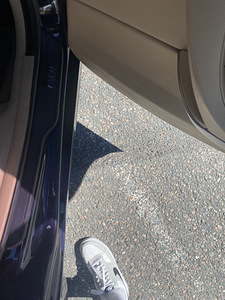 Продается BMW 320D (10 фото из 14)