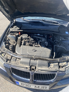 Продается BMW 320D (9 фото из 14)