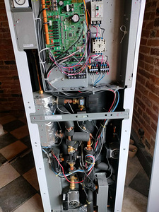 Mitsubishi Electric Ecodan EHST20C-YM9C siseosa/200L boiler (1 foto / 5)