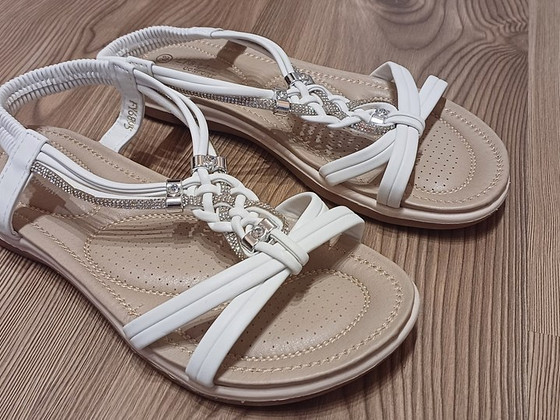 Женские летние сандалии