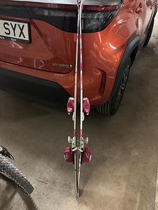 Mäesuusakomplekt - peaegu nagu uus Mäesuusad 130 cm + klam (3 foto / 7)