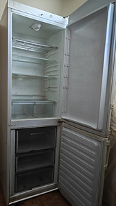 Холодильник Whirlpool (1 фото из 2)