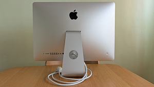 iMac (21.5-дюймовый, конец 2013 года) (2 фото из 2)