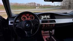 BMW 523i (8 фото из 8)