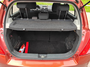 Suzuki Swift (6 foto / 7)