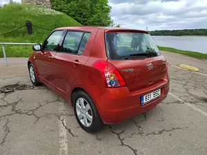 Suzuki Swift (2 foto / 7)