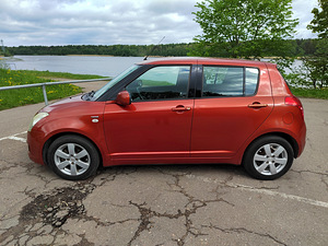 Suzuki Swift (3 foto / 7)