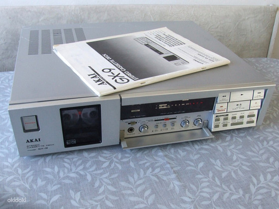 Vanakooli kolmepealine kassettdekk Akai GX-9