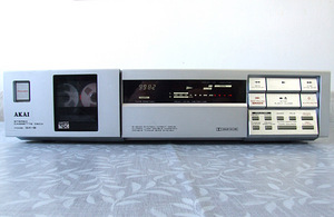 Vanakooli kolmepealine kassettdekk Akai GX-9 (2 foto / 10)